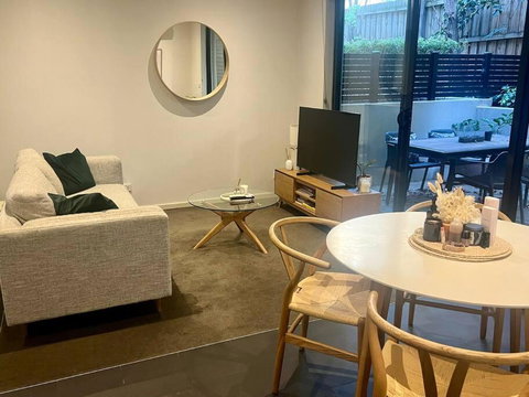 Glen Iris Gem - Modern Apartment With Car Park - Kempsey Accommodation 3