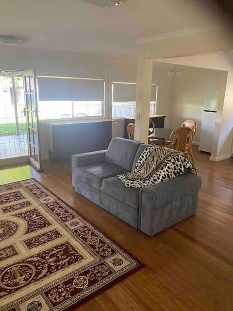 Golden Street Cottage - Kempsey Accommodation 2