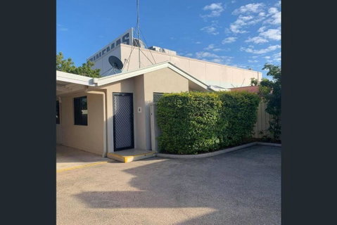 Fully Furnished Modern Unit In Centre Of City - Kempsey Accommodation 0