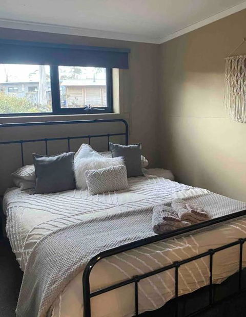 Great Lakes Wilderness Three Bedroom Home - Kempsey Accommodation 2