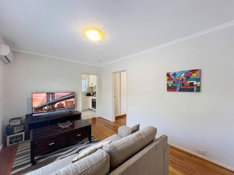 Ground Floor One Bedroom Apartment In Elsternwick - Kempsey Accommodation 2