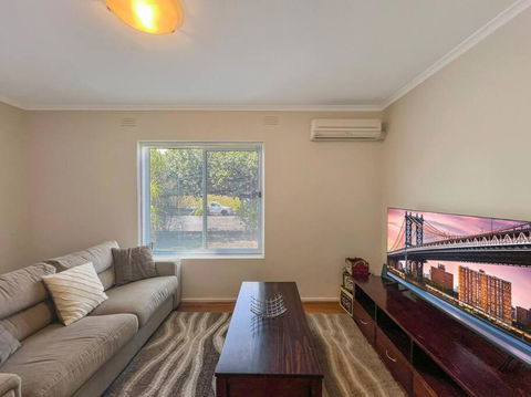 Ground Floor One Bedroom Apartment In Elsternwick - Kempsey Accommodation 4