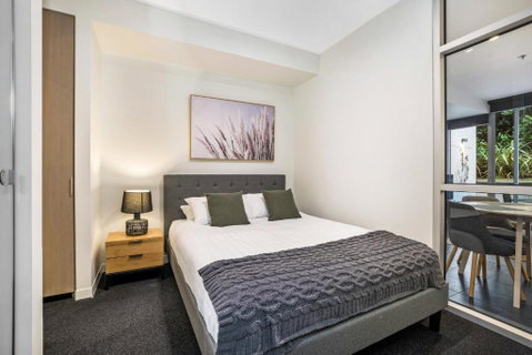 Ground Floor Terrace Unit Near Edinburgh Gardens - Kempsey Accommodation 1