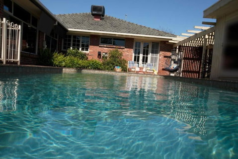 Hampton Spacious House & Pool - Kempsey Accommodation 0
