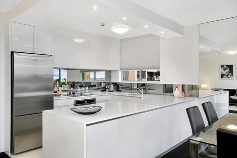 HARIS - Modern 2BR Apartment With Views - Kempsey Accommodation 1