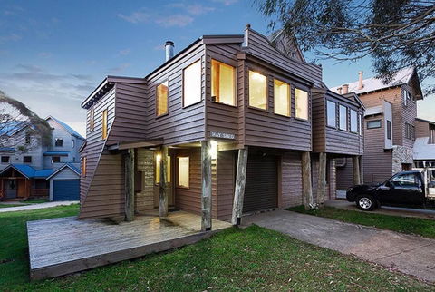 HAY SHED Chalet, Alpine-getaways - Kempsey Accommodation 0