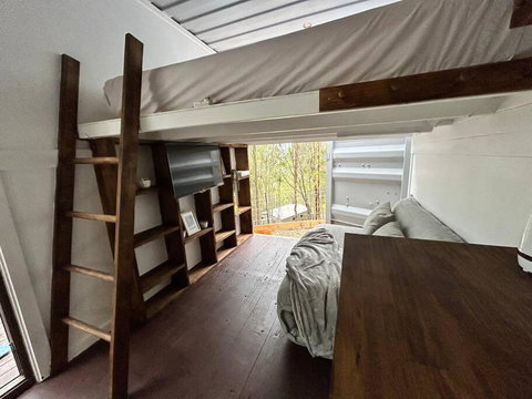 Hill Dweller Hideout - Kempsey Accommodation 3