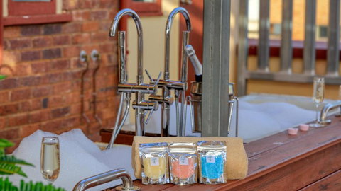 Hotel Corones - Kempsey Accommodation 3