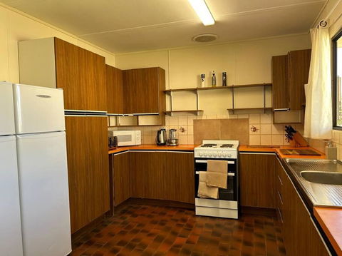 House By The Vines - Kempsey Accommodation 3