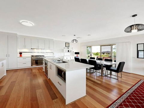 Huge Luxury Home! Mount Waverley - Kempsey Accommodation 1