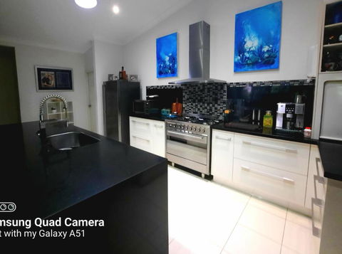 ISLAND ROOM On Magnetic Island - Kempsey Accommodation 2