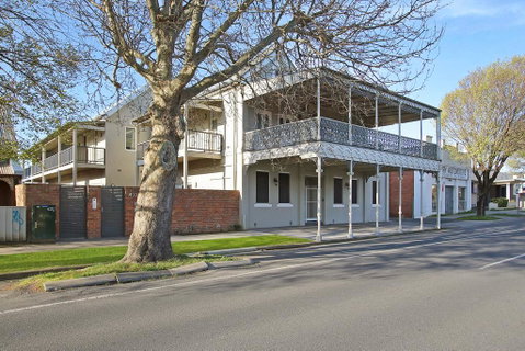 Albury Suites - Waterstreet - Kempsey Accommodation 1