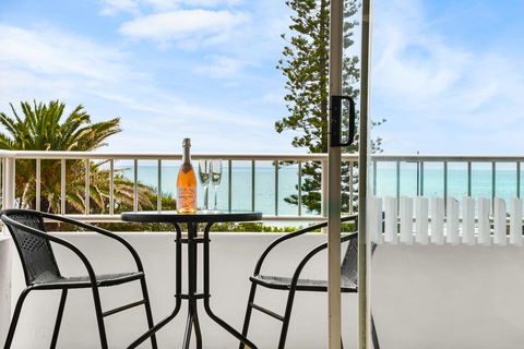 Alex Beach Apt Bilgola4 - Kempsey Accommodation 0
