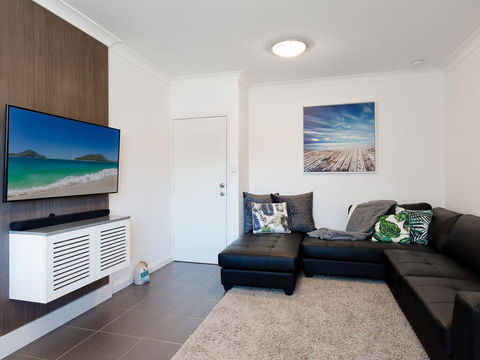 Amanda Court 2/1 Weatherly Cl - Renovated Unit With Aircon, Wifi And Close To The Beach - Kempsey Accommodation 1