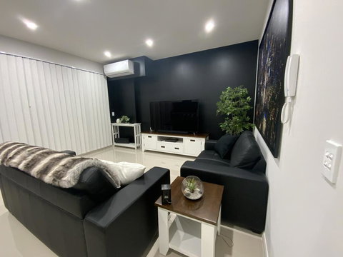 Amazing New Apartment Penrith, Prime Location - Kempsey Accommodation 2