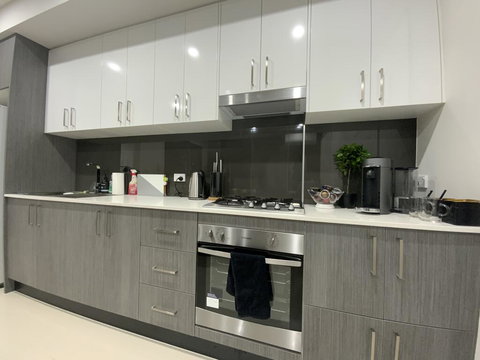 Amazing New Apartment Penrith, Prime Location - Kempsey Accommodation 3