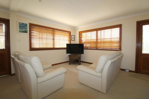 Amzaz, 15 Korogora Street - Kempsey Accommodation 2