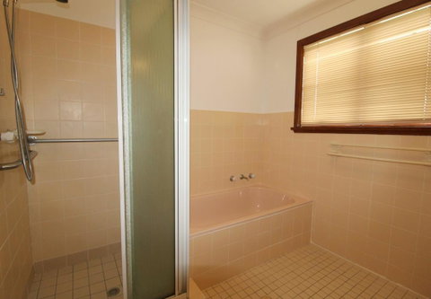Amzaz, 15 Korogora Street - Kempsey Accommodation 0