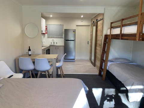 Aneeki Ski Lodge - Kempsey Accommodation 1