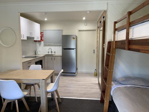 Aneeki Ski Lodge - Kempsey Accommodation 3