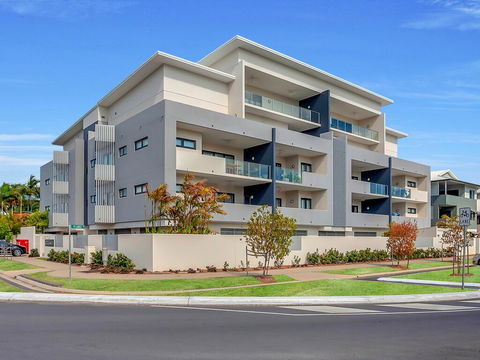 Apartment Close To The City Life On Lake 3 - Kempsey Accommodation 1