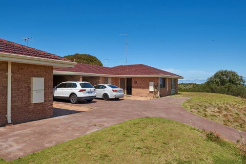 API Preston Beach Front Apartments - Kempsey Accommodation 0