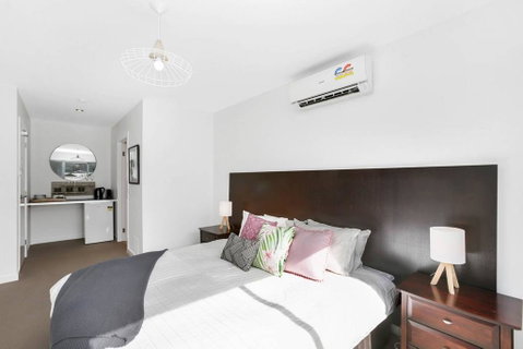 APOLLO 13 STUDIO - Free Wifi, Opposite Beach! - Kempsey Accommodation 1
