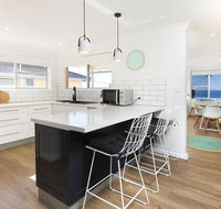Aqua Palm with Sweeping One Mile Views - Kempsey Accommodation