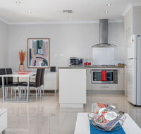 Ardross Short Stays - Kempsey Accommodation