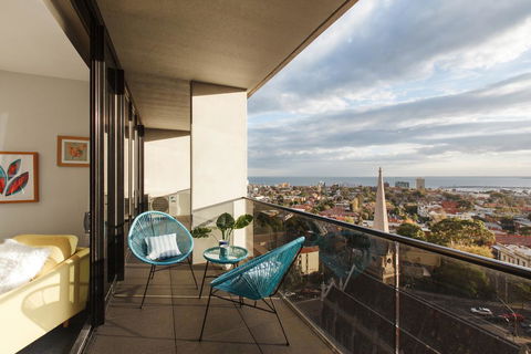 Ascent Apartment With Ocean Views By Ready Set Host - Kempsey Accommodation 1