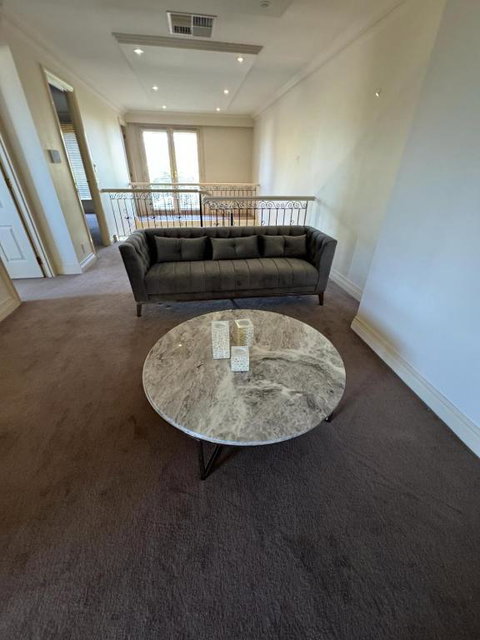 Luxurious Townhouse Retreat In Prestigious Brighton - Kempsey Accommodation 2