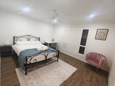 Luxury 3 BR House Near EMP - Kempsey Accommodation 3