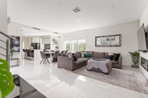 Luxury Beachside Residence - Kempsey Accommodation 2