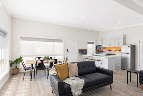Luxury Apartments And Motel Rooms - Free Wifi - Close To Beach - Kempsey Accommodation 0