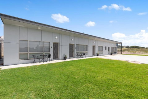 Luxury Apartments And Motel Rooms - Free Wifi - Close To Beach - Kempsey Accommodation 1