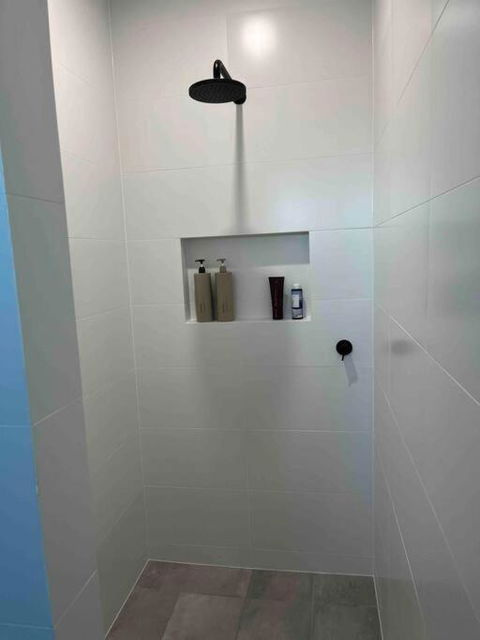 Luxury On The Lake - Kempsey Accommodation 2