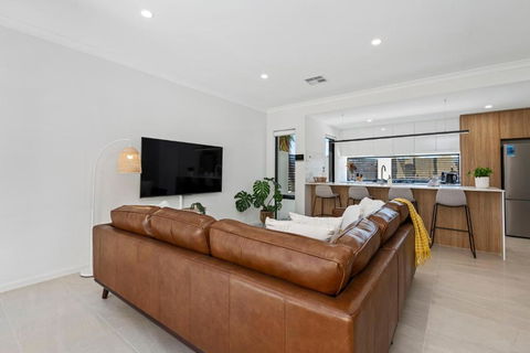 Luxury Urban Retreat - Kempsey Accommodation 1