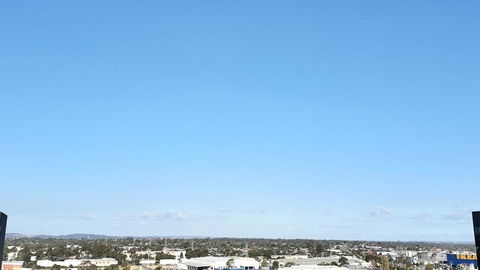 M-city Apartment - Executive Twin King Ensuites - Fully Equipped - Free Parking, Fast Wifi, Smart TV, Netflix, Complementary Drinks & Amenities - M-city Shopping Centre Clayton 3168 - Kempsey Accommodation 1