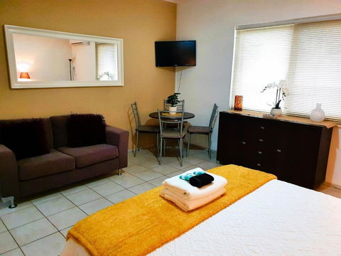M104 West Perth Studio Apartment Near Kings Park - Kempsey Accommodation 1