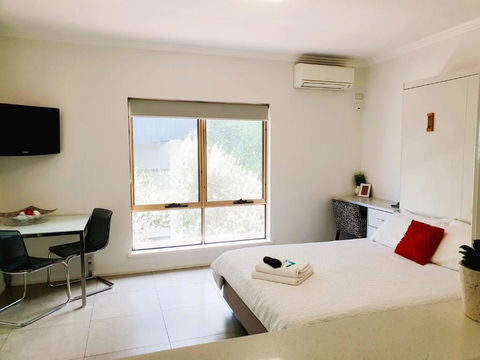 M4 West Perth Studio Apartment Near Kings Park - Kempsey Accommodation 3