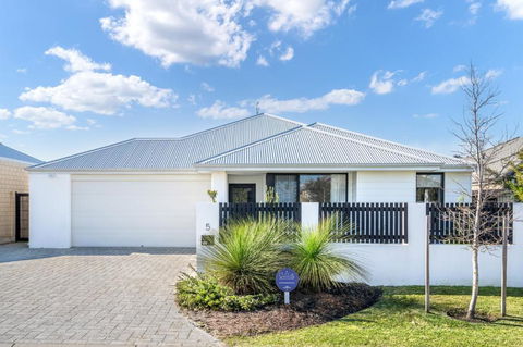 MAINBREAK - DUNSBOROUGH - Kempsey Accommodation 0