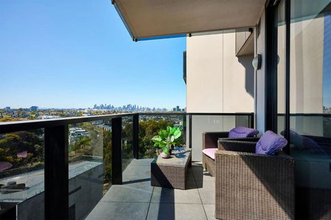 Maribyrnong Marvel Charm With Cityscape Bliss - Kempsey Accommodation 0
