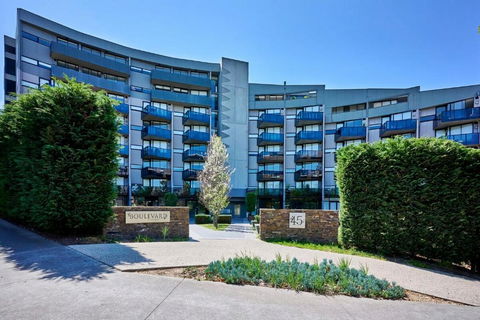 Maribyrnong Marvel Charm With Cityscape Bliss - Kempsey Accommodation 2