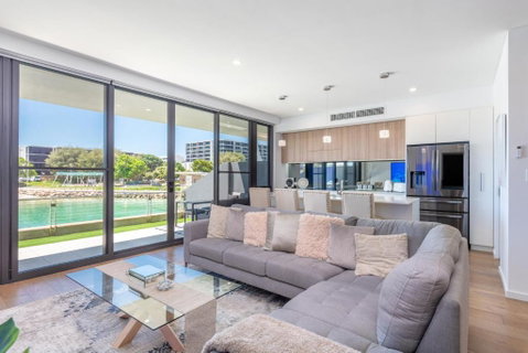 Maraboo Island Beachfront Villa - Kempsey Accommodation 2