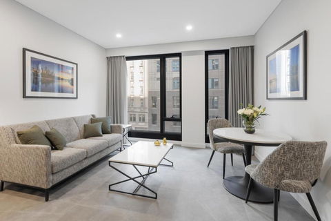 Meriton Suites Melbourne - Kempsey Accommodation 0