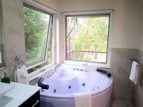 Merry Mary - Kempsey Accommodation 3