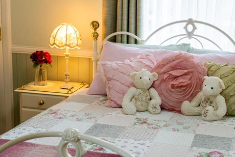 Milford Country Cottages - Kempsey Accommodation 1