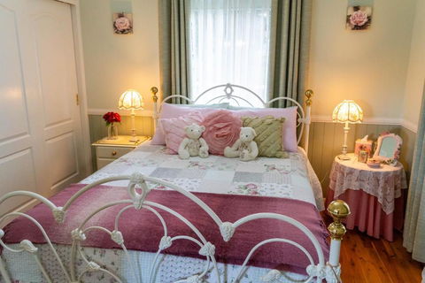 Milford Country Cottages - Kempsey Accommodation 2