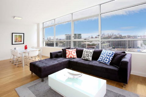 Moore To See - Modern And Spacious 3BR Zetland Apartment With Views Over Moore Park - Kempsey Accommodation 2