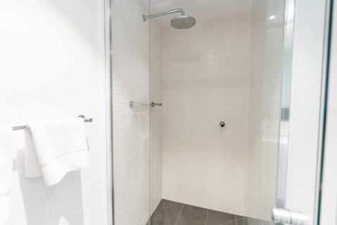 Modern 1 Bed Opposite Racecourse - Kempsey Accommodation 3